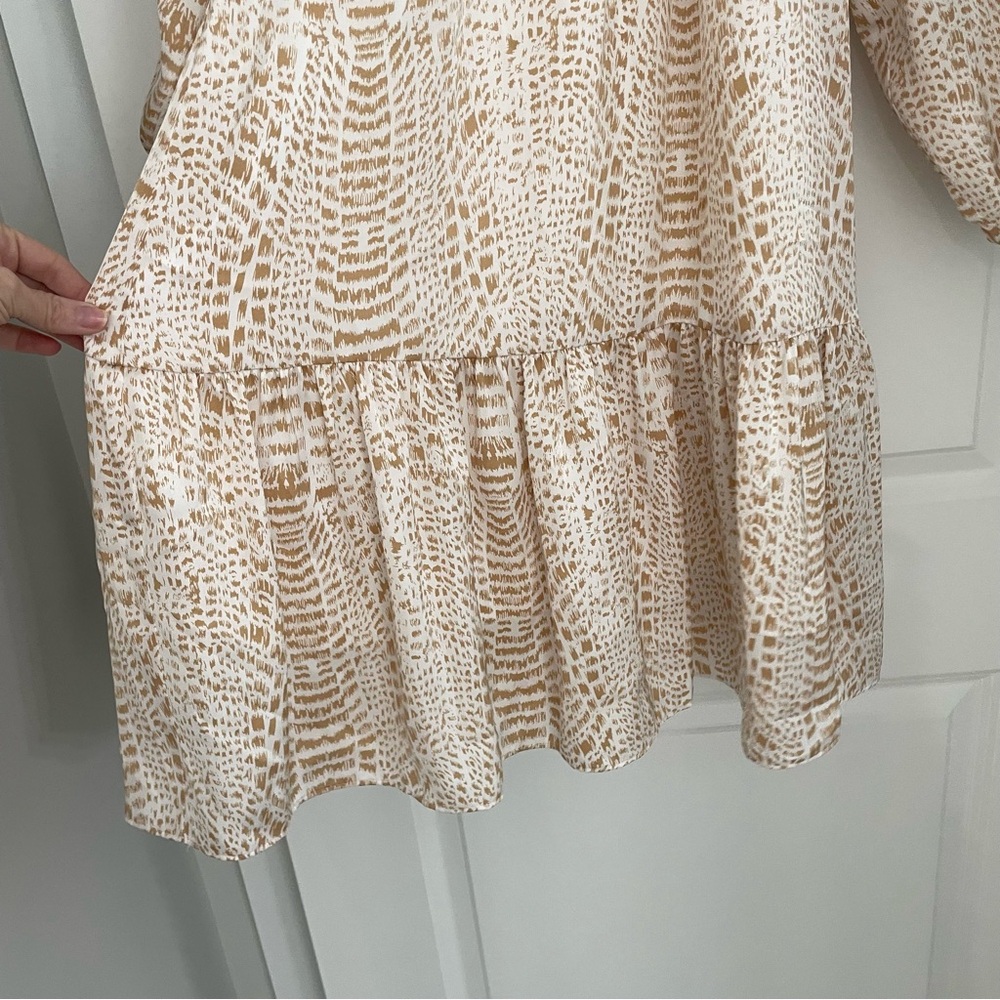 Emily McCarthy Dallas Balloon Sleeve Mini Dress Animal Print Silky Flowy. L6 - Picture 7 of 10